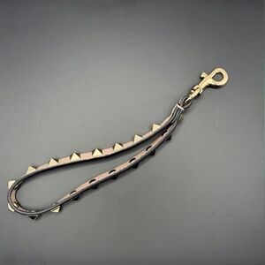 Valentino Garavani Rockstud Wrist Strap Replacement in Poudre - Calf Leather